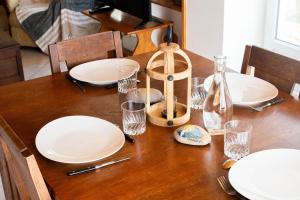Maisons de vacances Gite Le 108 a 700m du port de Saint-Vaast-la-Hougue : photos des chambres