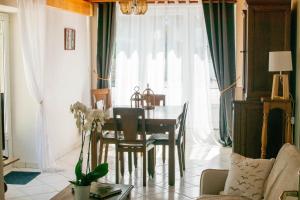 Maisons de vacances Gite Le 108 a 700m du port de Saint-Vaast-la-Hougue : photos des chambres