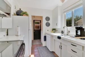 Spanish Home in Desirable Movie Colony East