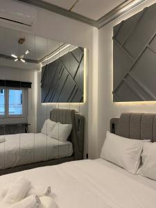 Tsakalof 17 Jacuzzi Kolonaki Suite by Zeus Suites