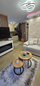 Green Hill Isidorovic Divcibare ll