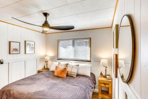 2 Mi to Big Bear Mtn Resort Cabin with Updated Deck