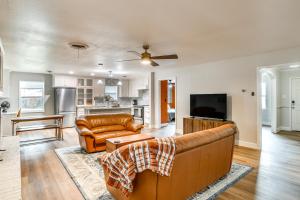 about 7 Mi to Campuses Abilene Home with Fenced Yard! - 3hvězdičkové hotely ve městě Abilene