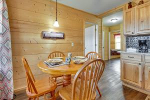 Walk to White River Mountain View Family Cabin!