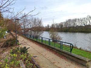 Appartements Notre Dame 3 - Tres belle vue sur la Loire - Lumineux - Hypercentre : photos des chambres