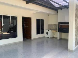 Casa moderna cerca de la playa