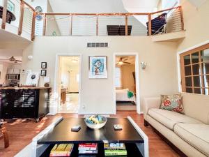 The Hideaway House - Private Peaceful Cozy