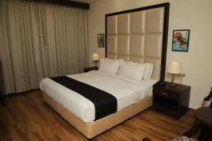 New Aar Kay Inn & Suites