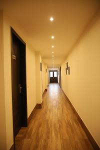 Aar Kay Inn & Suites