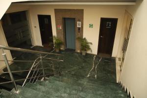 Aar Kay Inn & Suites