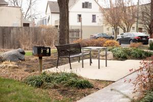 6 modern apts near nightlife & attractions