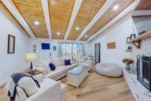 All Decked Out Getaway in Pinetop Country Club