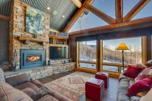 Black Bear Cabin Near Skiing and Hiking! - Cedaredge