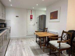 St Leonards Contemporary Courtyard Apartment