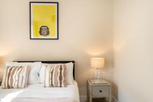 Newlands Punks by Artsy