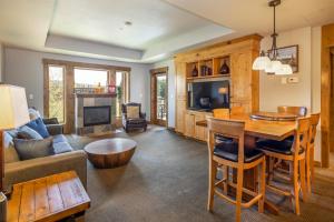 Suncadia Trailhead 1 Pet Friendly Condo 203