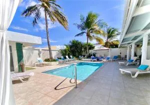 Yoyita Suites Aruba - Palm-Eagle Beach