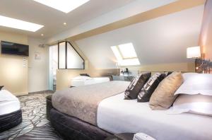 Junior Suite room in Hotel Ile de France Opéra