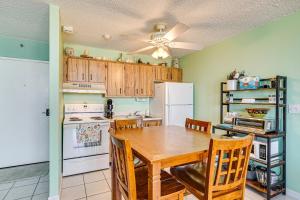 Beachfront Condo with Bay View in Fort Myers Beach!