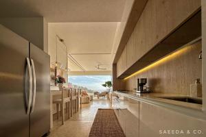 Luxury 10th floor 2 beds 2 baths