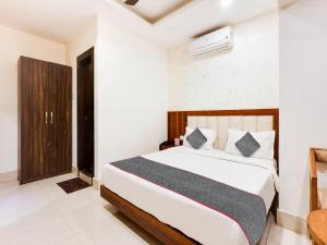 Super Townhouse Royal Inn