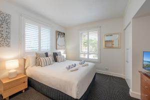 Chic Hastings Street Apartment