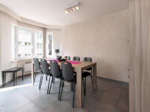 Apartment in Ostend near Sandy Beaches