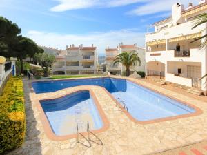 Apartment in Roses near beach