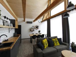 Apartment in Vyso ina near Pern tejn Castle