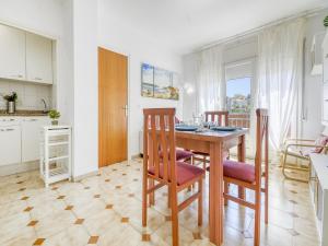 Apartment in Rosas near Platja de Roses Beach