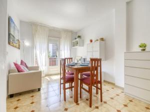 Apartment in Rosas near Platja de Roses Beach