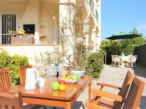 Apartment in Roses near Sandy Beach