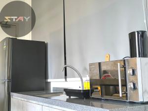 Meridin Sovo Cozy Couple City View Netflix By STAY