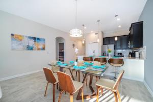 1147CR CHAMPIONS GATE,CONDO + GAME ROOM