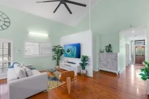 The Oasis - Charming Family Retreat on City Fringe - 凯恩斯