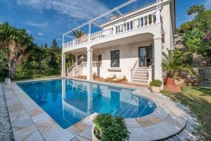 Peaceful 4 BDRM Andalusian Villa w Sea Views