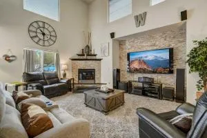 Monument Gym Trails & Lake Dog Friendly Hot Tub - Gleneagle