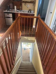 Unit-A Gorgeous private suite near metro train station and Washington DC