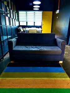 Iza Homestay - The Amazing Black
