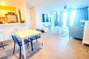 Sunset Paradise Cozy Beachfront Escape - Isla Verde