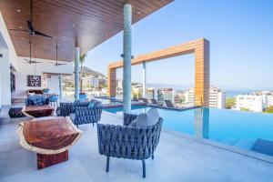 Boho 1 BR with pool, gym, hot tub