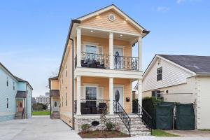 Colorful 5 Bedroom Home near Superdome