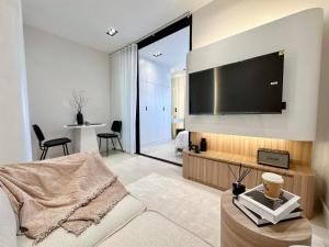 Modern Luxury Suite King-Bed & for Easy Travel