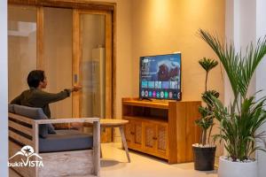 The White Hill Villa by Bukit Vista