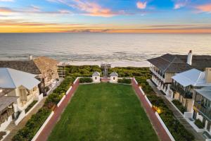 Abba Cottage & Carriage House