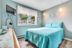 Soothing Oceanfront Haven with Parking
