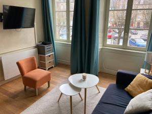 LAparthé Dinan - Vue sur la place du marché