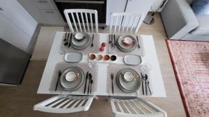 Modern 2BR -5MIN to Metro & Festival Mall- 1211