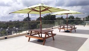 Modern, fully furnished 2BD apt