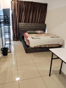 OUG Parklane - Cozy Urban Lifestyle Apartment